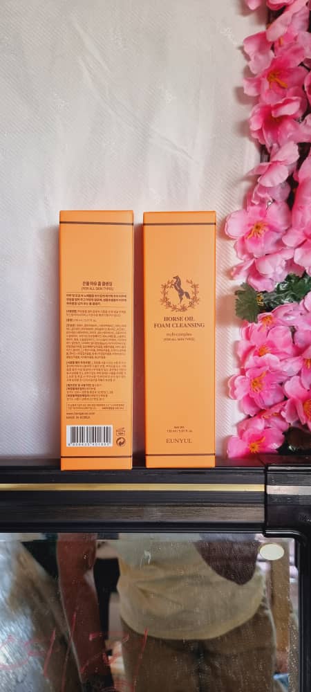 Horse oil foam cleansing